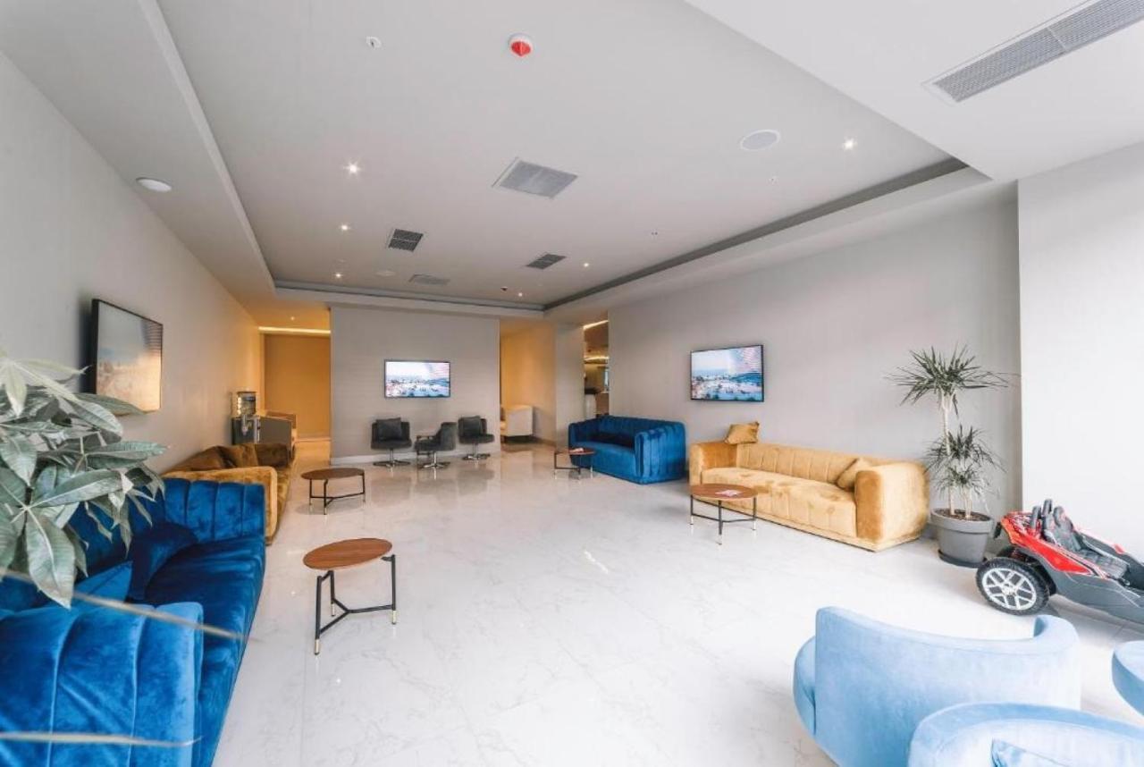 Luxury Sea View Apartments In Orbi City 巴统 外观 照片