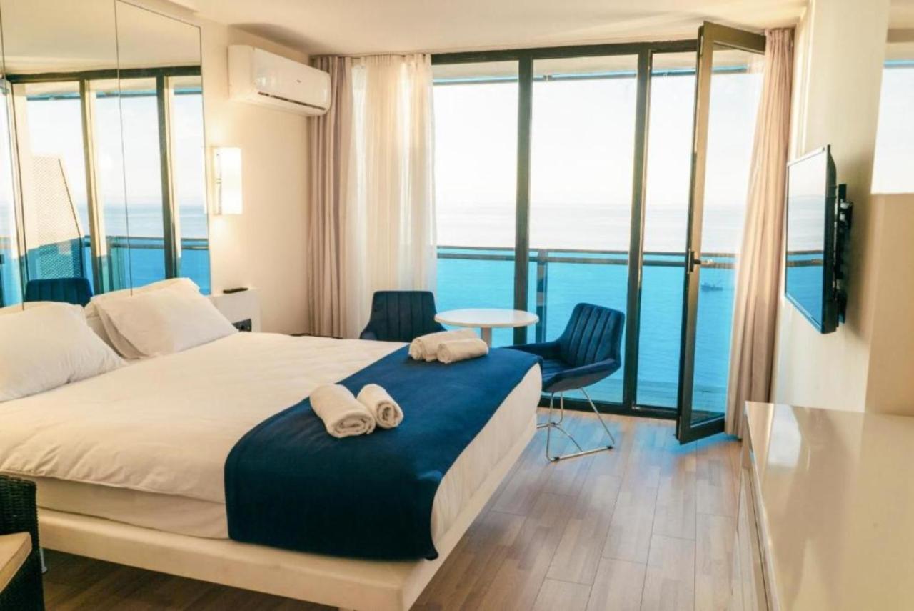 Luxury Sea View Apartments In Orbi City 巴统 外观 照片