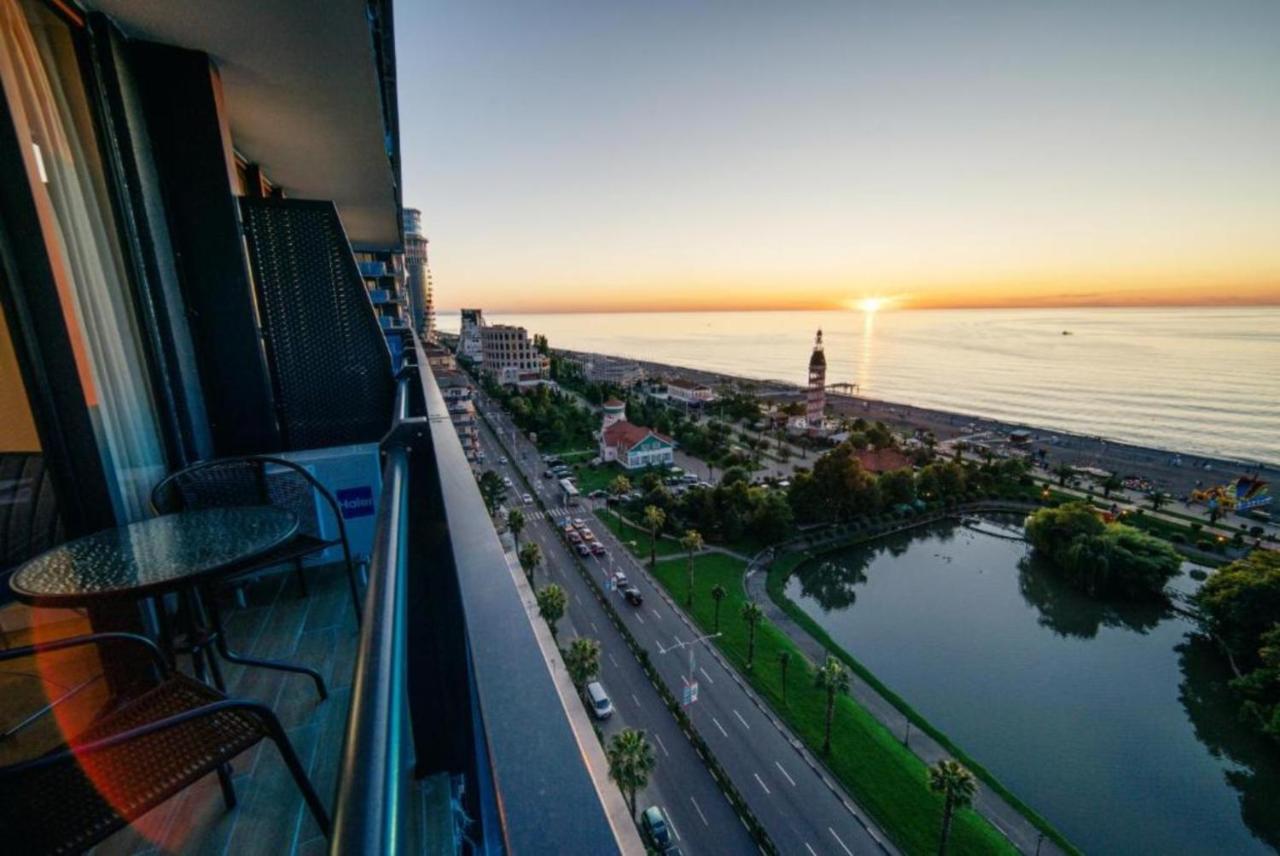 Luxury Sea View Apartments In Orbi City 巴统 外观 照片
